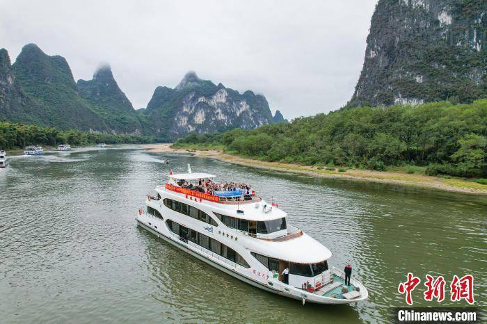 两会声音全国人大代表汤建伟建议加快新能源游览排筏产业升级