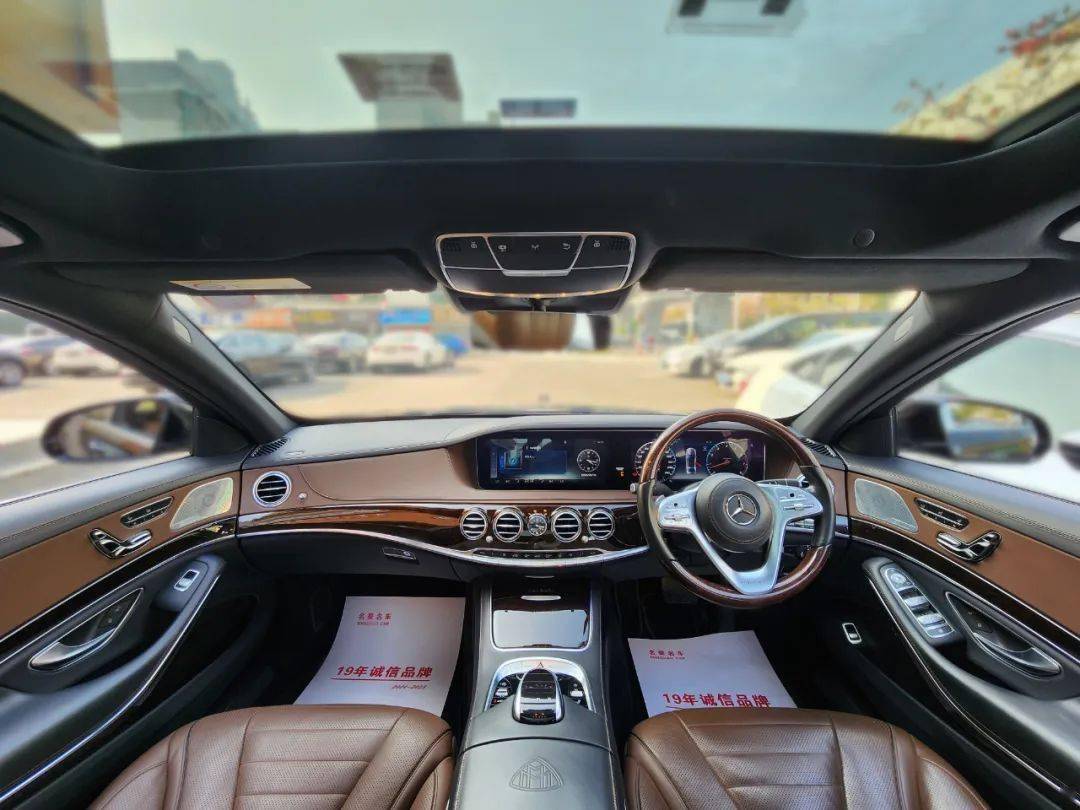 新车上架迈巴赫s560礼待天下顶级奢华体验