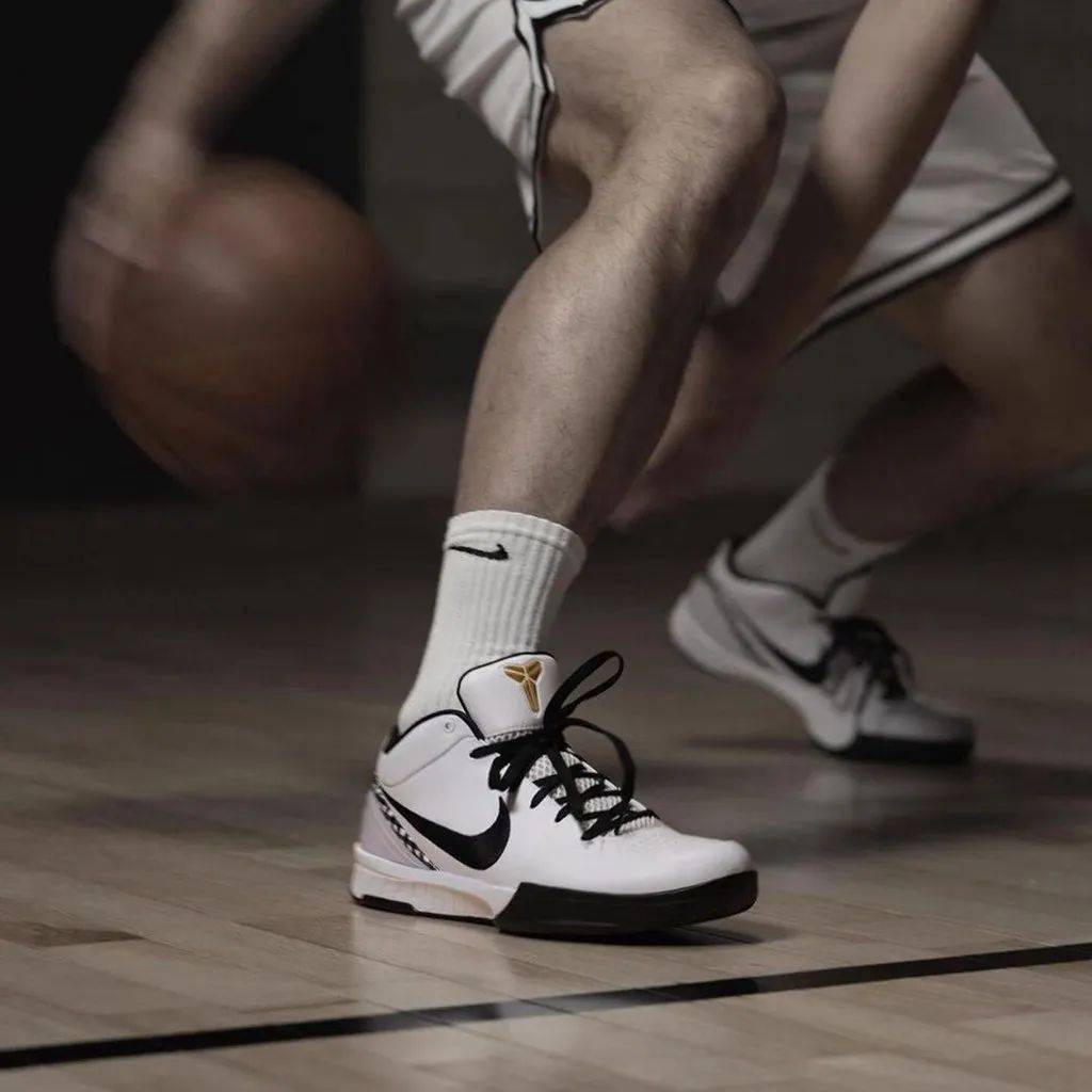 lebron系列也在涨nike三巨头复刻市价汇总情怀越来越贵了