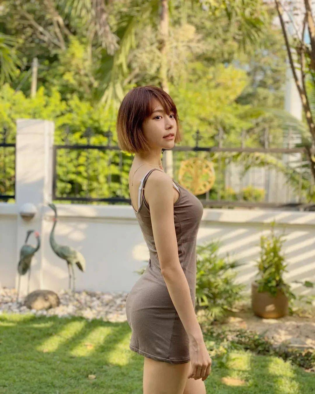 翻牌大马第一美女这么瘦那么大