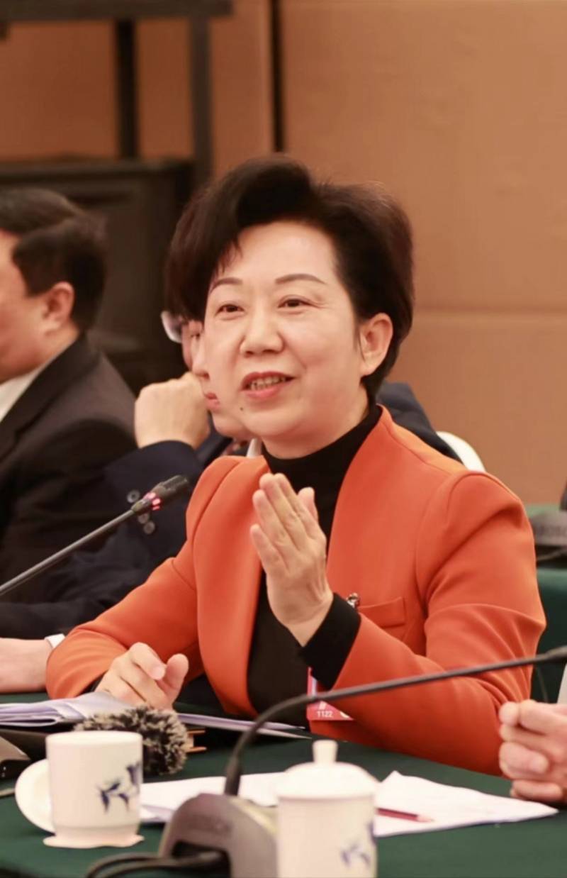 全国两会期间,南都记者专访了全国人大代表,江西省景德镇市委副书记