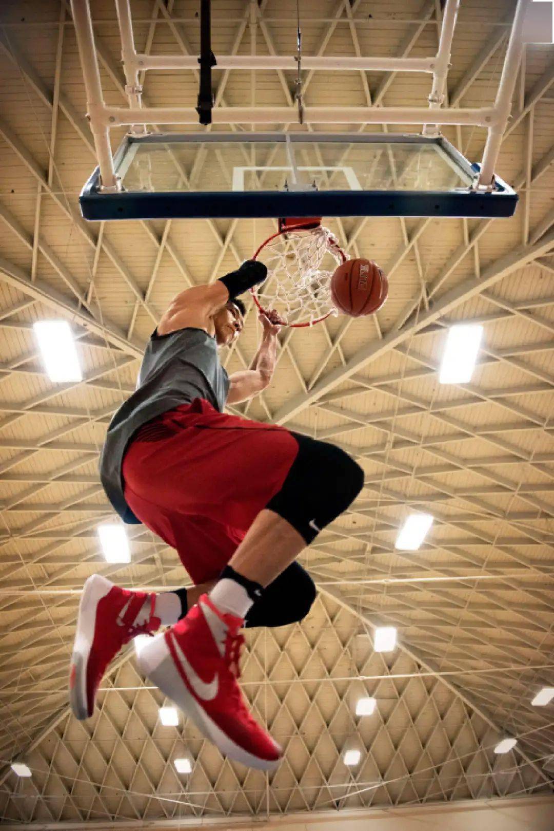 puma开始发力了?_艾伦_易建联_球鞋