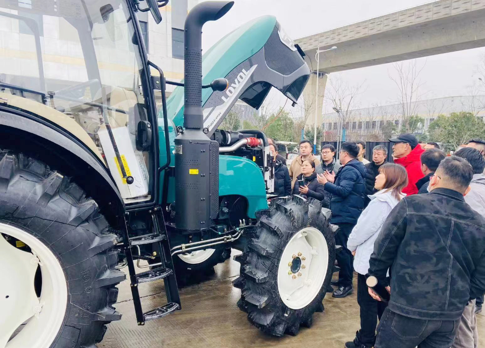 潍柴雷沃四代拖拉机开出春天好风景_搜狐汽车_搜狐网