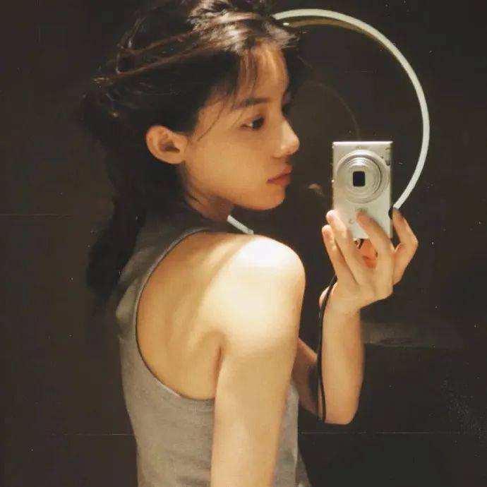 头像很难不心动的女生头像676767