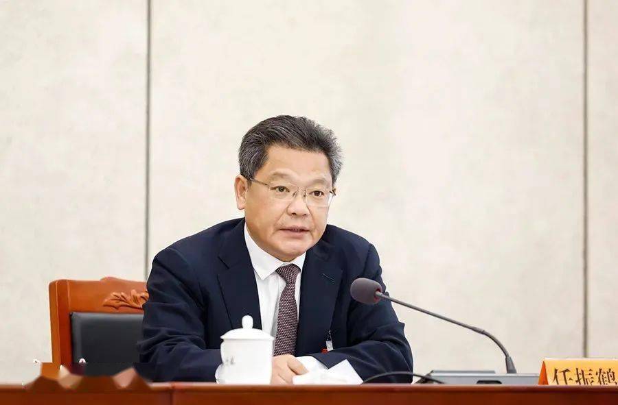 记者:2023年,甘肃省主要经济指标表现亮眼,地区生产总值同比增长6.