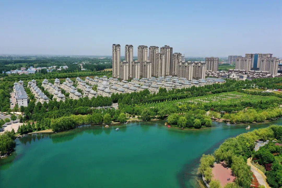 恒达·北海龙城东侧紧邻北海公园,西侧紧邻清潩河游园,双公园为邻.