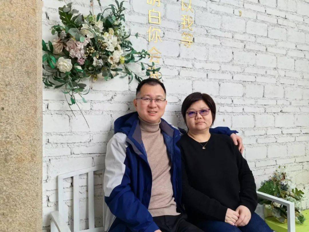 喜报新华医院林芊李玉峰夫妇获上海交通大学医学院比翼双飞模范佳侣