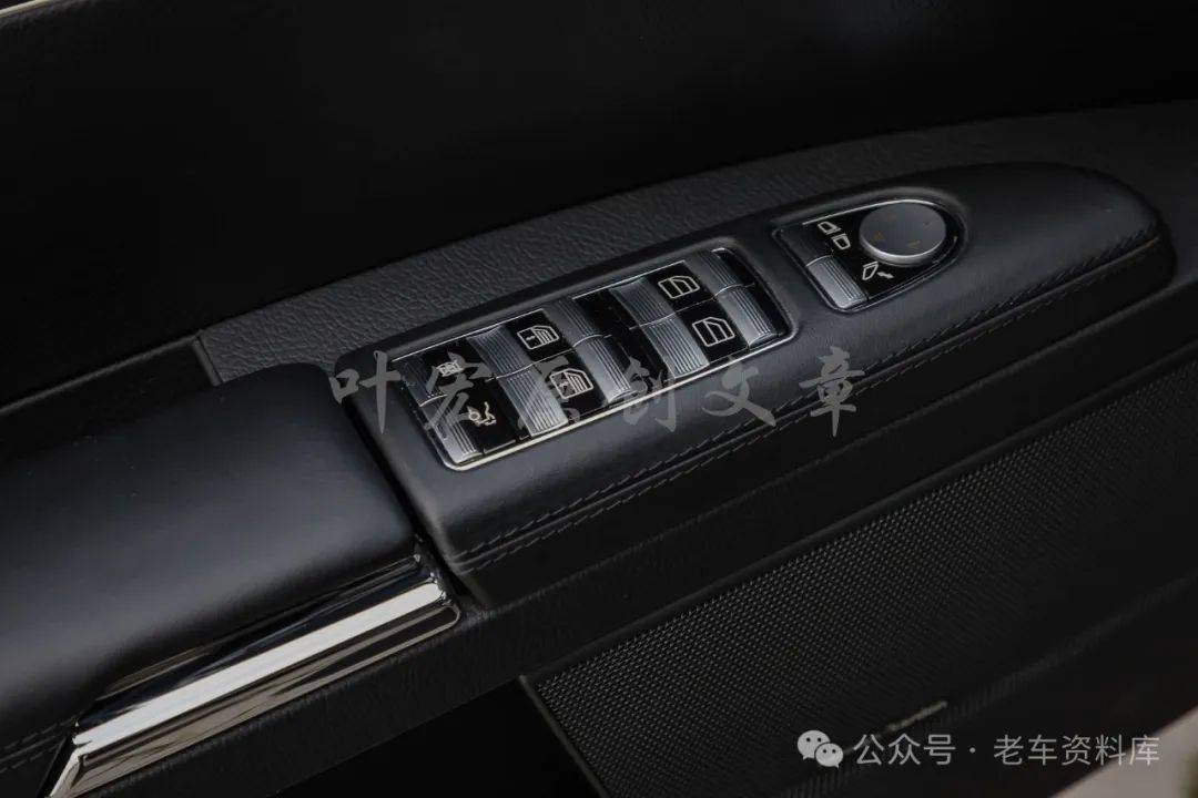 multicontour座椅,感叹一下下.最大功率388马力的5.