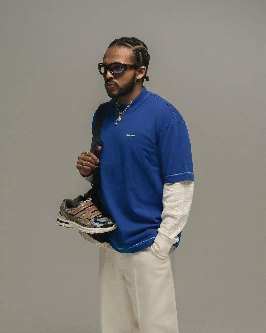 yeezy全新gosha周边还是20美元