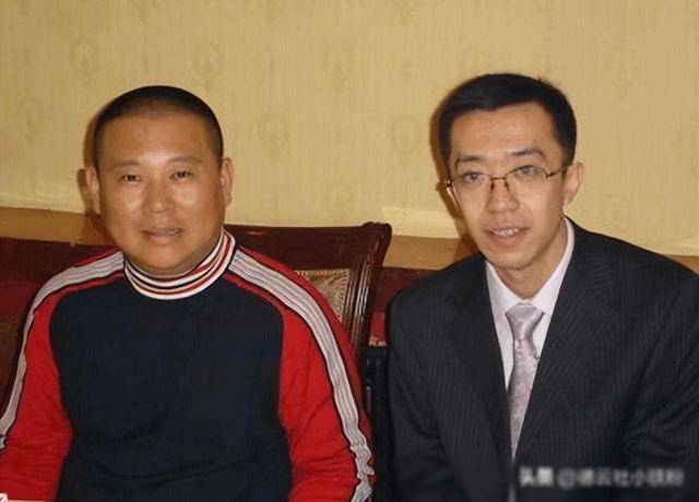 除了郭德纲的指导与帮助,还有一位重要的人物——师胜杰先生