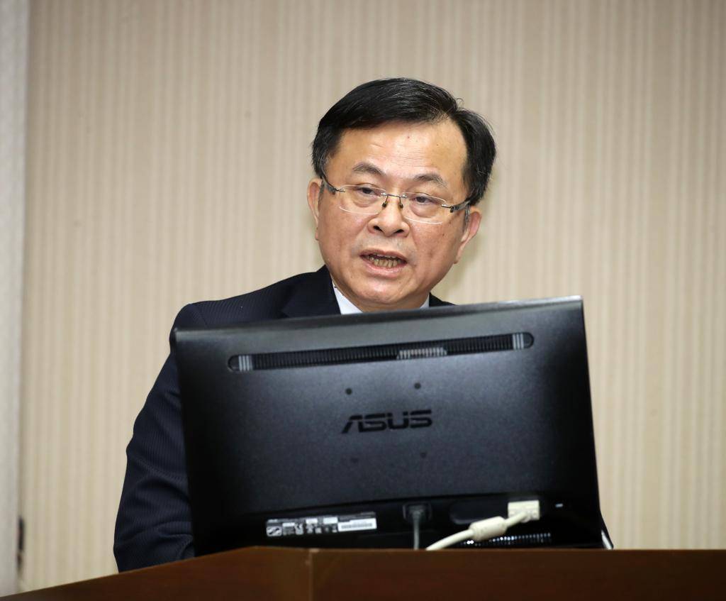 及后续弊案,不断有执政党高层"黑手"介入争议,但因为陈耀祥不断护航