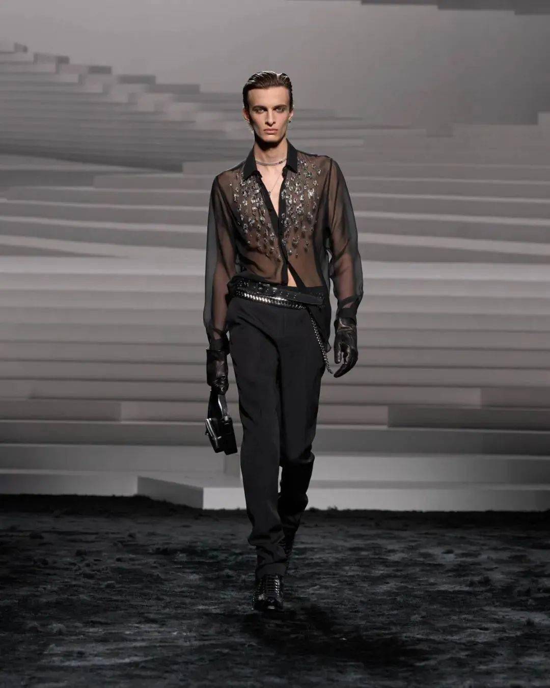 versace 2024秋冬系列:野性魅力的叛逆与柔情
