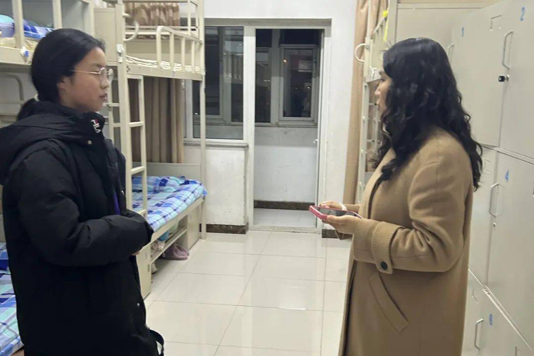 宿舍是小家关系你我他杨村一中开展班主任进宿舍行动