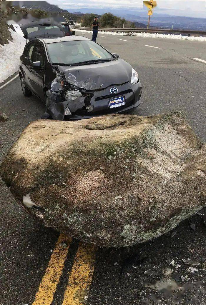 奇葩的车祸照片,简直不可思议!_搜狐汽车_搜狐网