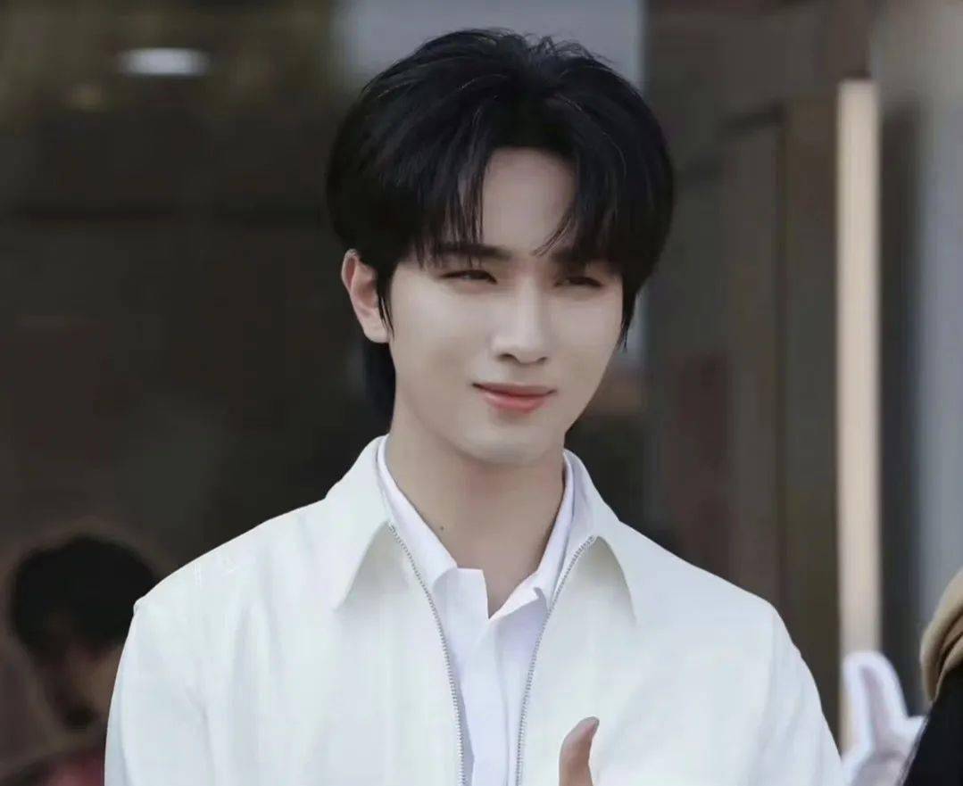 孙怡滕光正同居?任嘉伦翻车?张予曦被撕掉了?李宏毅嚼槟榔?