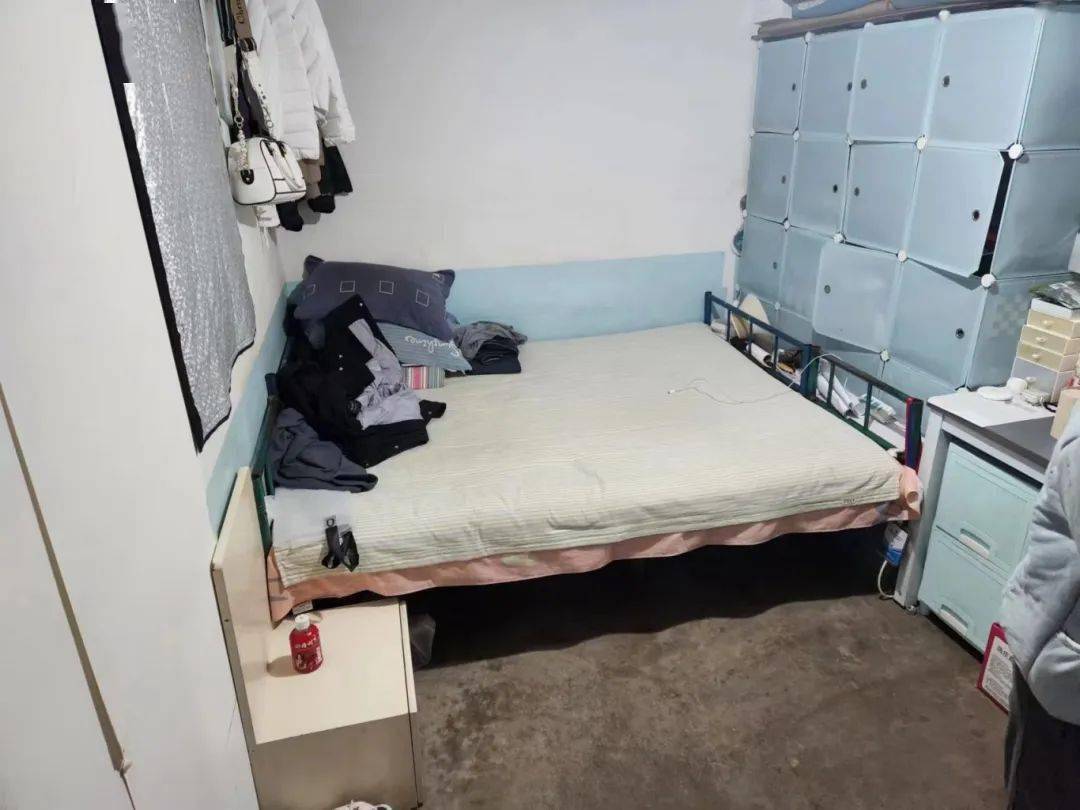 营业厅西侧房间违规设置员工宿舍存在问题:单位地址:北京市延庆区沈家