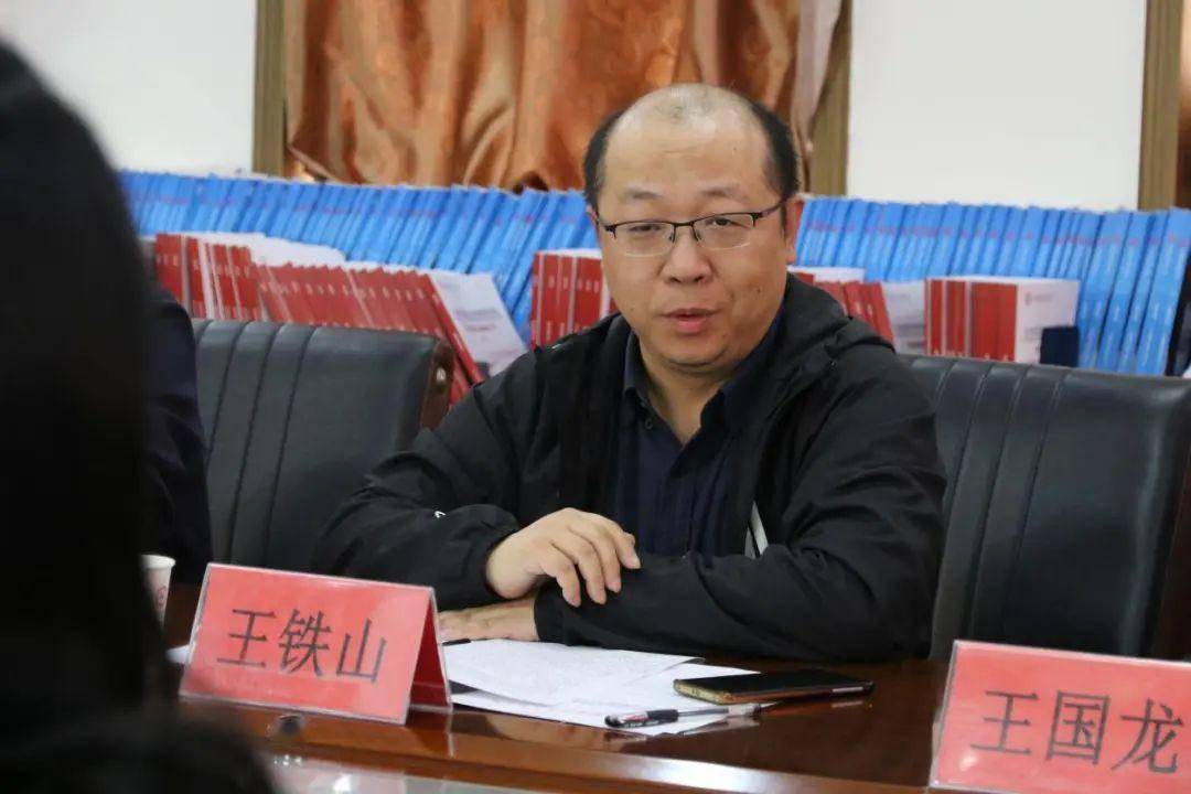 陕西省决策咨询委员会一行到西安旅游职业中等专业学校调研座谈