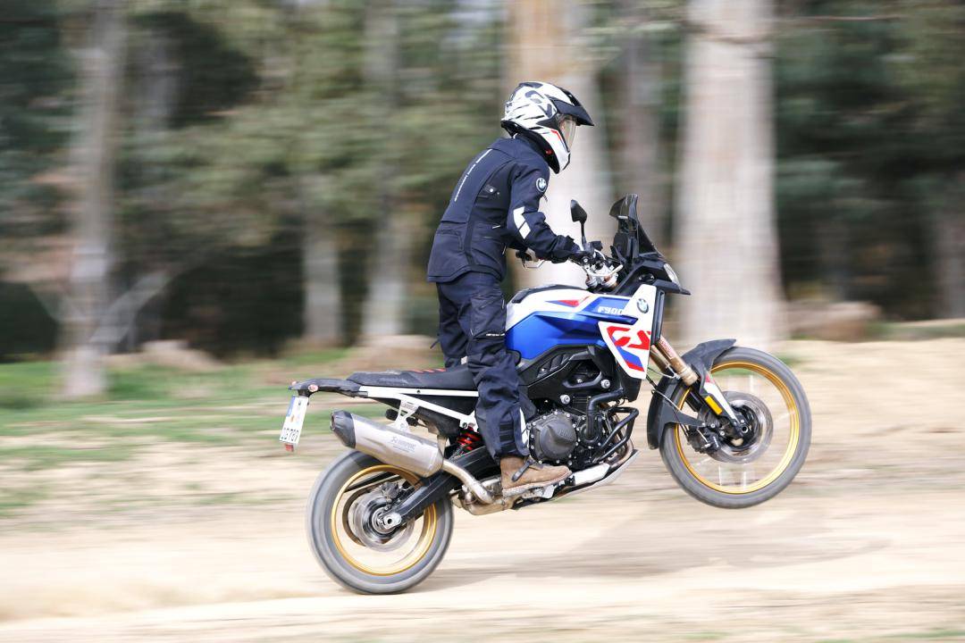 车 f 900 gs(1)宝马摩托发布全新 f 900 gs,f 900 gs adv 和 f 800 gs