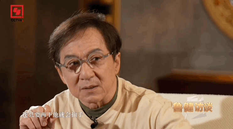 成龙近照曝光网友震惊莫名难过