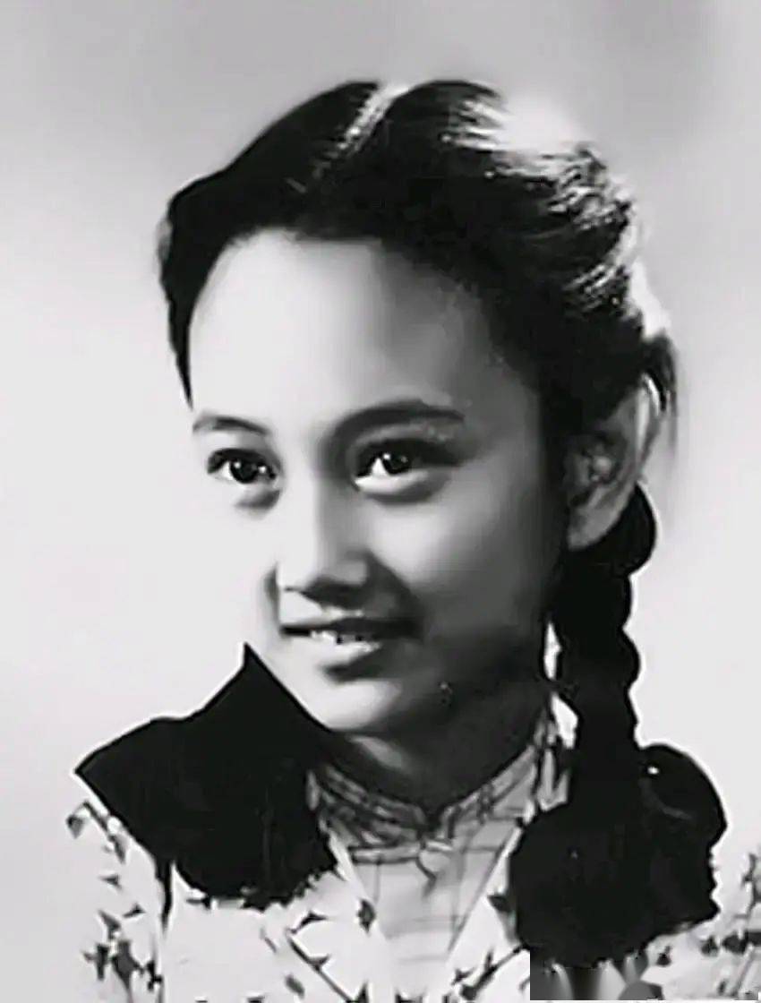 她曾是中国最美女演员是无数60后心中的女神如今已经90岁你还记得她吗