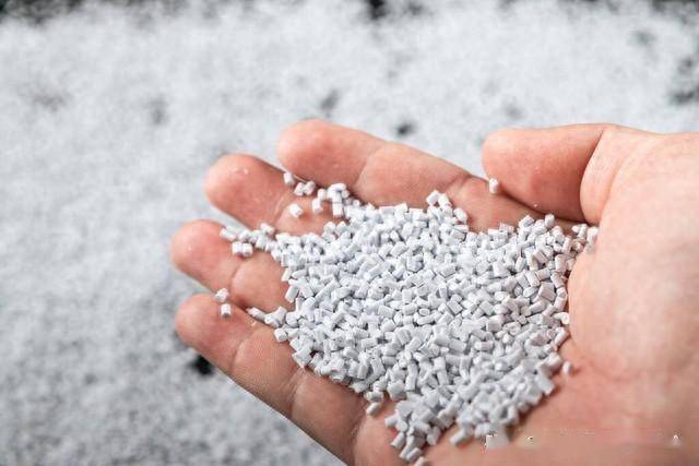 微塑料在动脉堆积后心血管疾病风险暴涨35倍