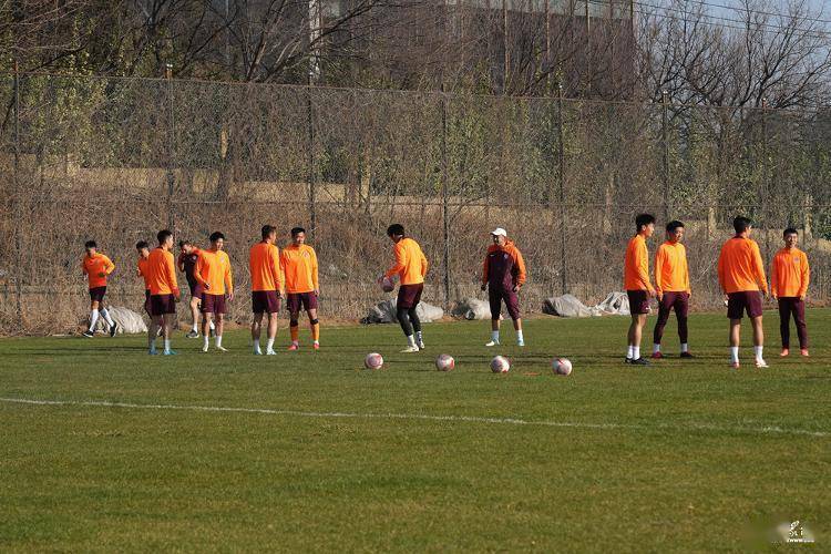 中超德比战吹响倒计时青岛海牛全力磨合备战主教练亚森目标全取三分拿