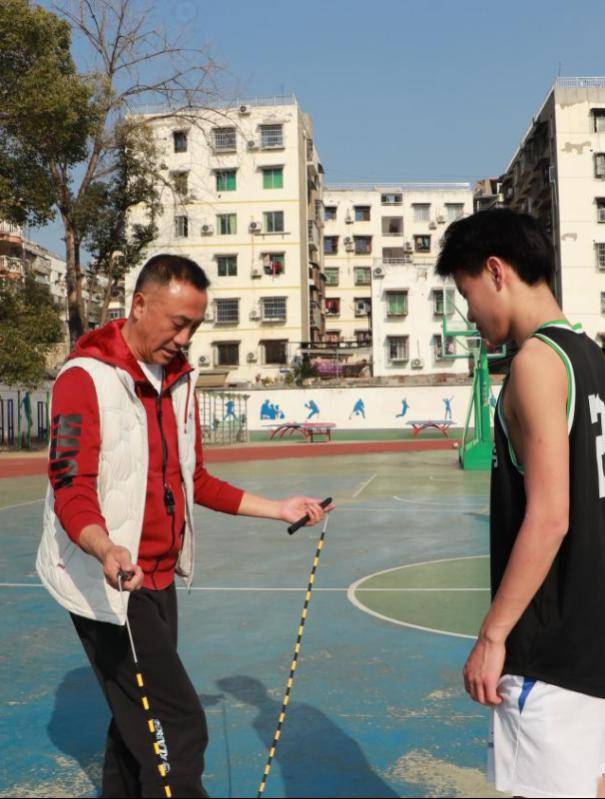 青年多才俊热血意风发三台中学青年教师风采展三