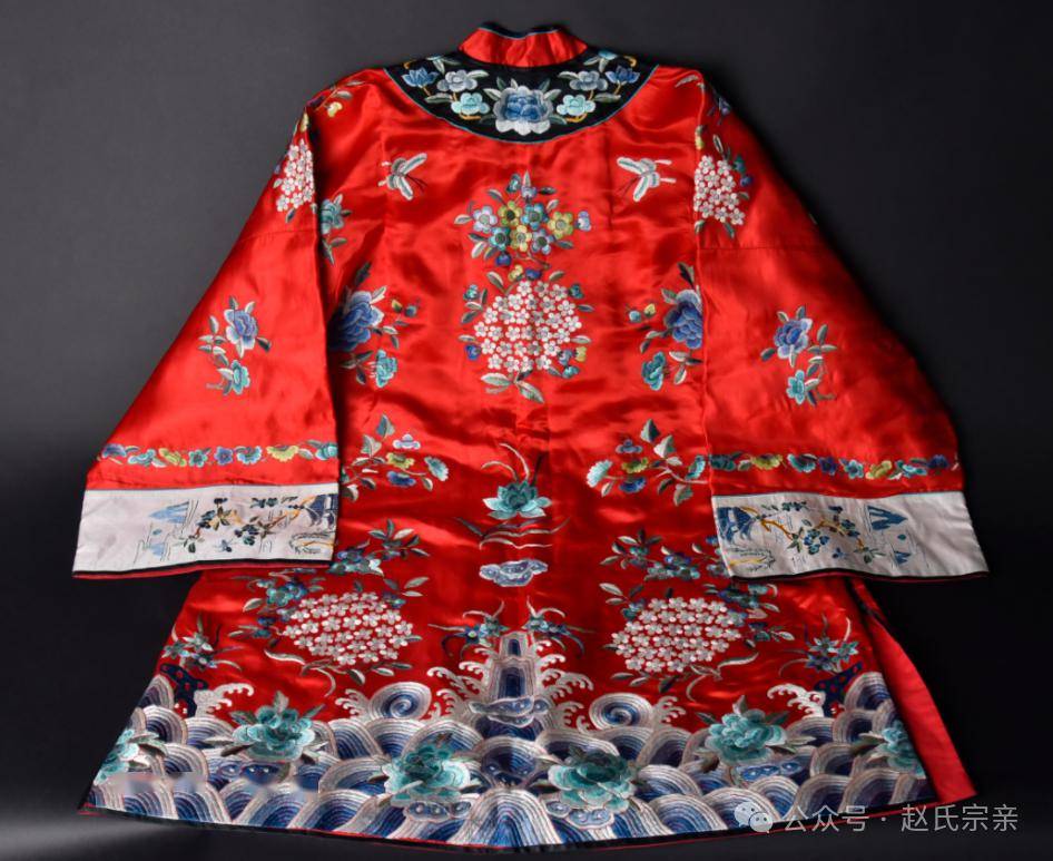 满服和汉服对比,缺乏优雅和灵动,这下知道为啥清朝人那么丑了_文化