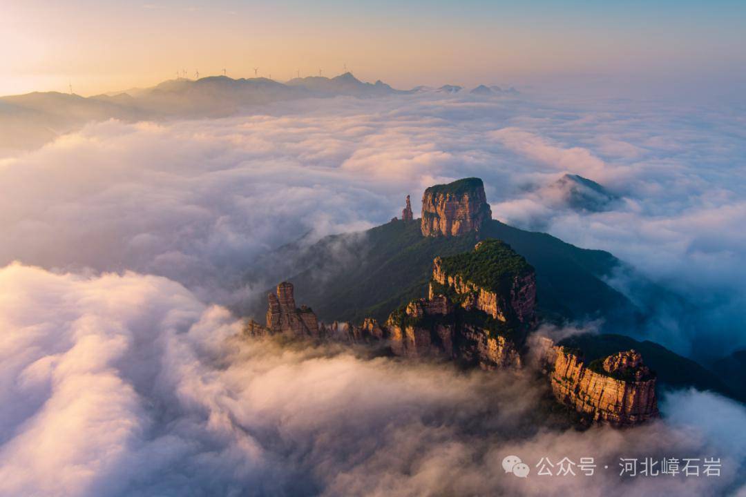 太美登山观海在河北打卡云端仙境