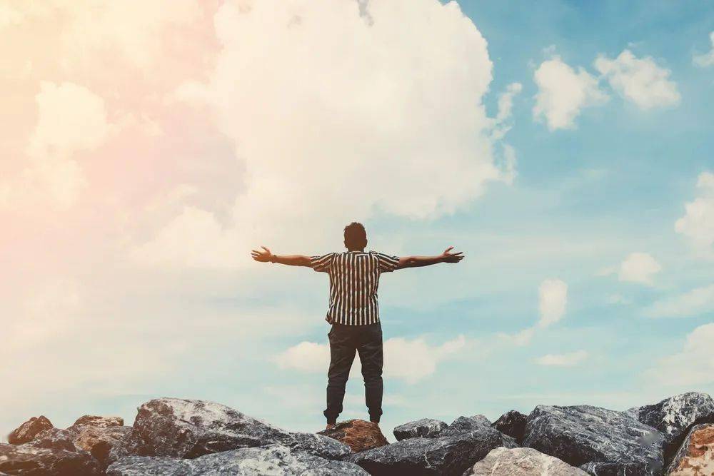 人生海海真正的强大是懂得放过自己