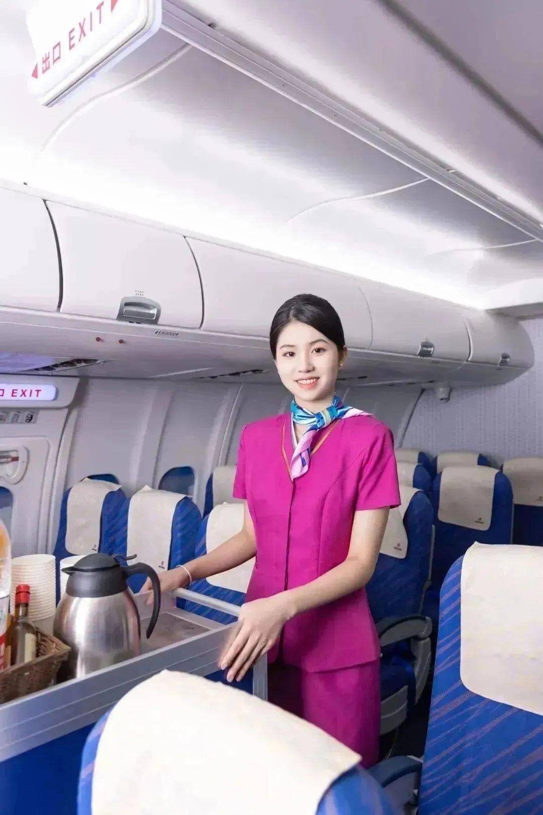 聘请来自各大航空公司专业能力强,综合素质过硬的教师,为学生提供专业