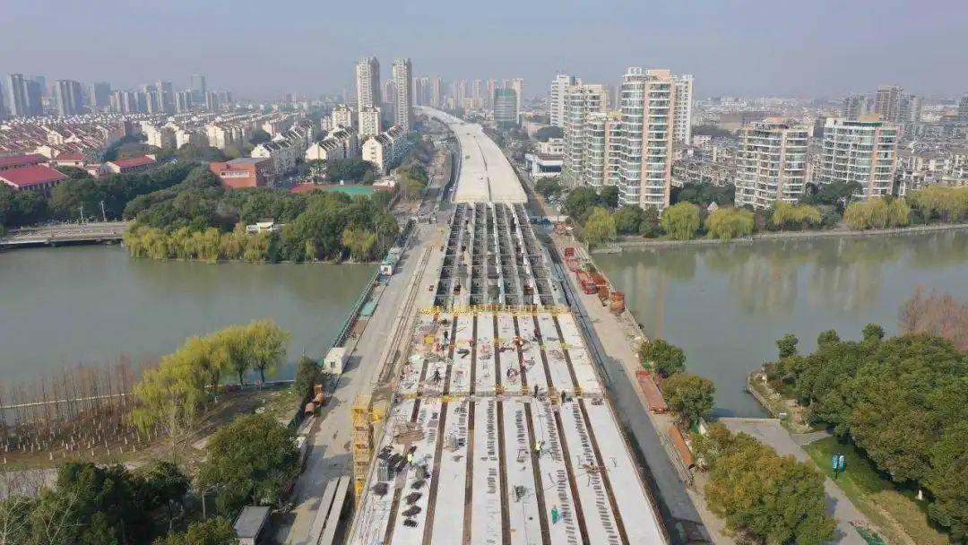 市区快速路环线三期一阶段工程位于中环西路(东升路口)至中环北路