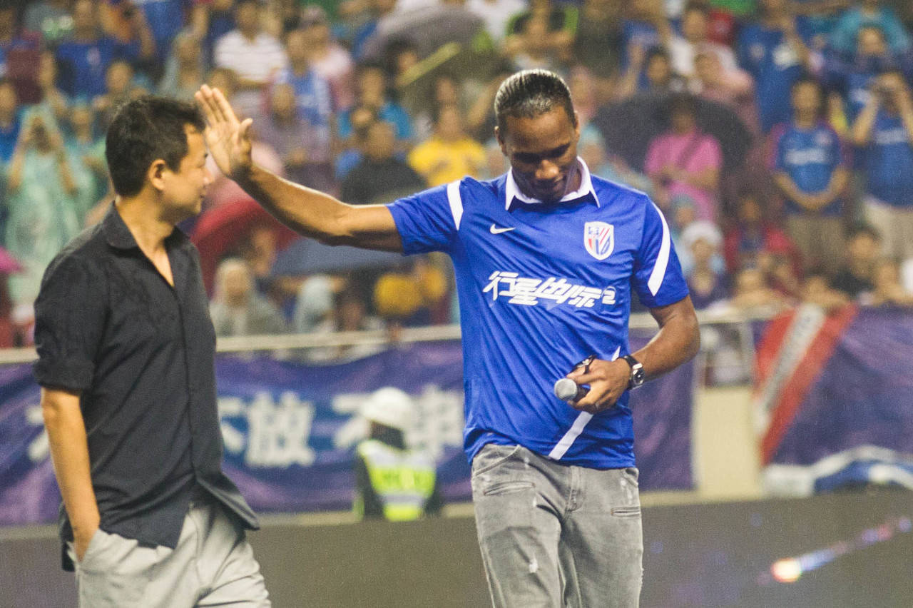 魔兽曾经空降中超朱骏2012年为申花签下德罗巴效力期间进8球