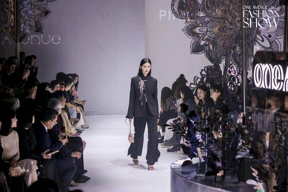 marie elie起源于法国巴黎,充满飘逸轻灵的唯美与梦幻,结合完美工艺及