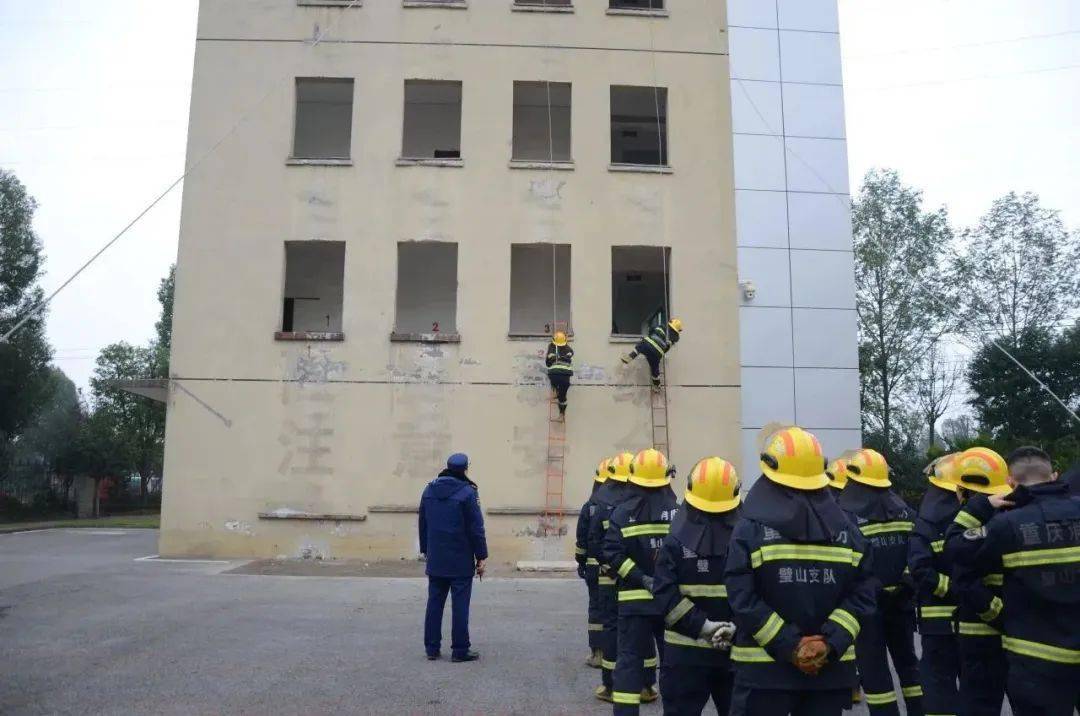 强练兵谋打赢璧山消防多措并举掀起训练热潮