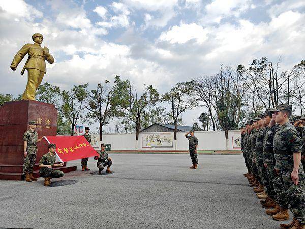 当雷锋式好兵续写新时代雷锋日记记全国学雷锋活动示范点武警湖南总队