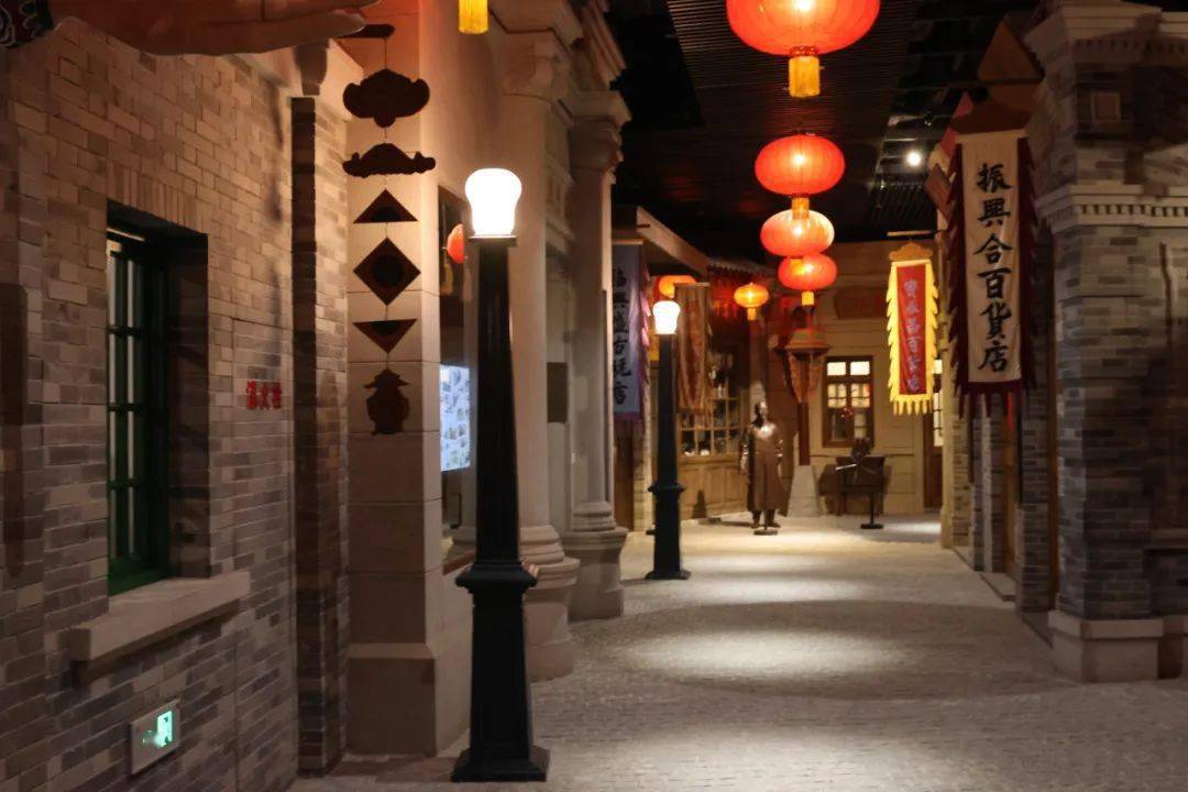 研行春城艺路生花美育浸润之旅走进长春市规划展览馆