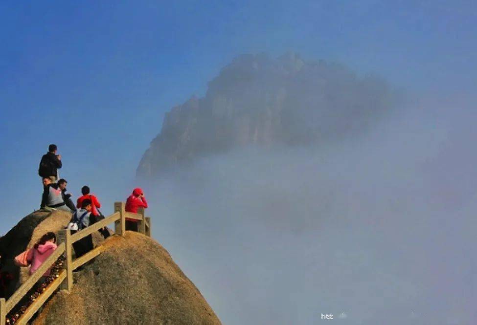 所以走了这样一条线路:从云谷寺至白鹅岭,经妙笔生花,笔架峰到黑虎松