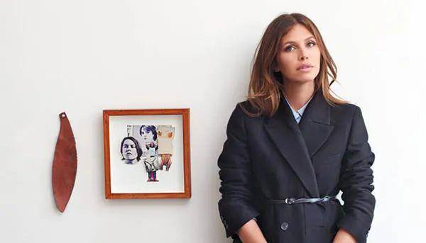 "车库"的馆址选在8500平方米的前bakhmetyevsky公交车库伊莎的梦想