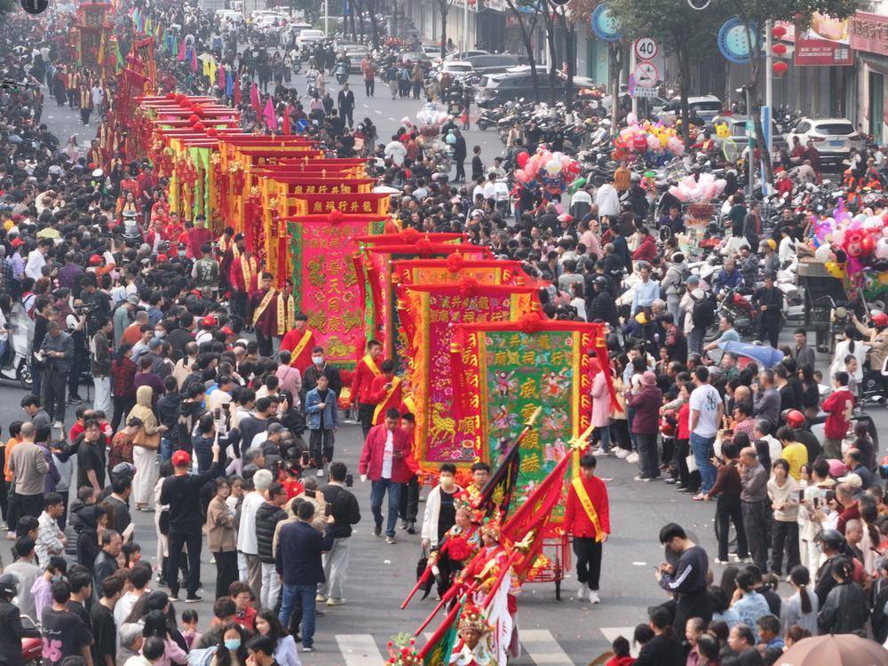 巡游队伍绵延超八公里汕头潮阳第十一届双忠文化节3月17日盛大举行