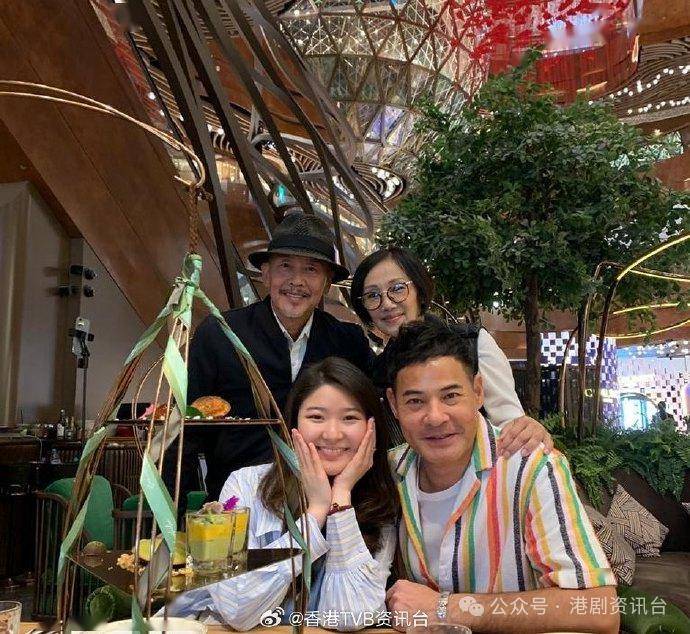 shop,许绍雄不少圈中好友包括黄子华,佘诗曼等等亦前往撑场