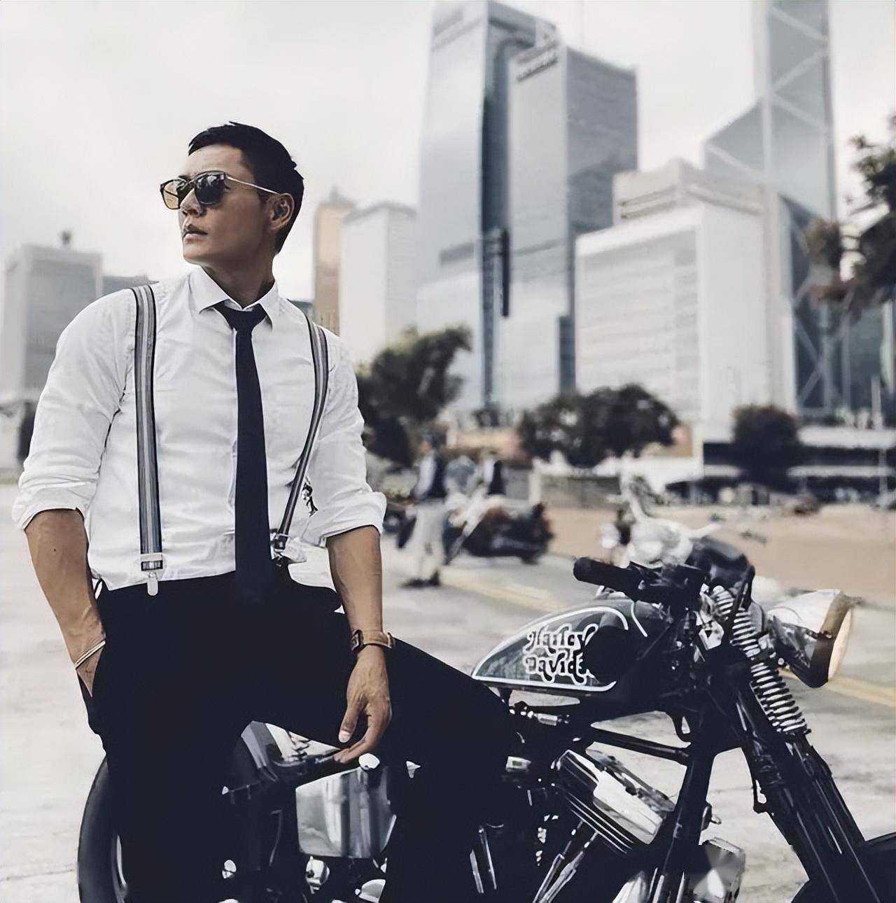 张振朗此次"黑面"事件虽小,但也许是一个引子,让我们反思娱乐圈和