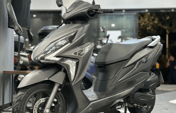 豪爵usr125,八千元价位里综合素质依旧ok,单缸风冷125发动机.