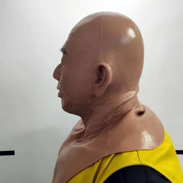 上海一男子通过老年硅胶影视面具连入4户人家卷走10余万元财物
