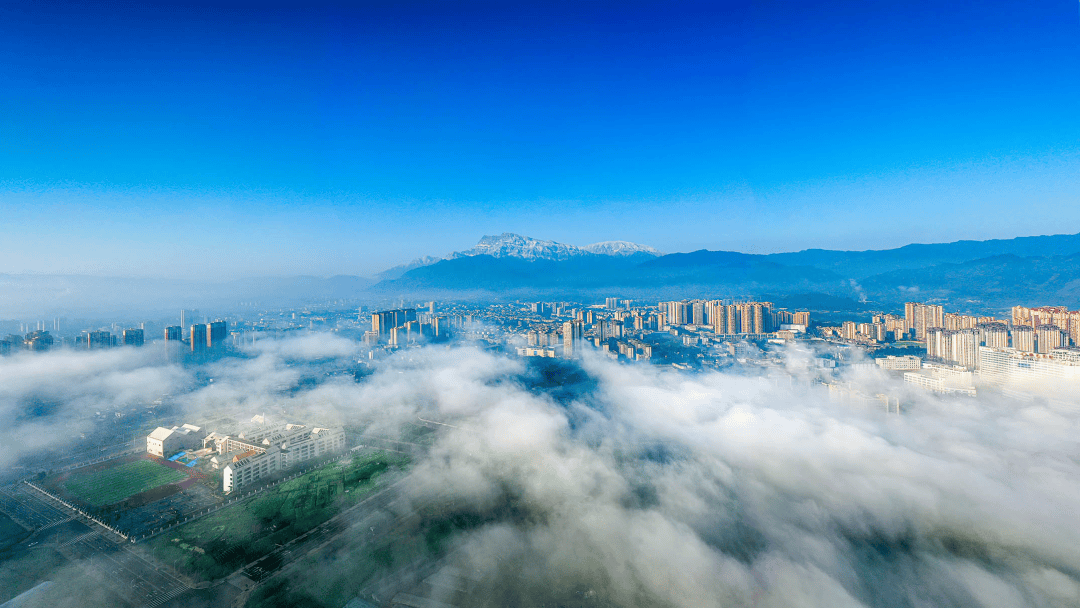 一次天崩地裂,铸就世界奇观:峨眉山玄武岩是这样形成的!