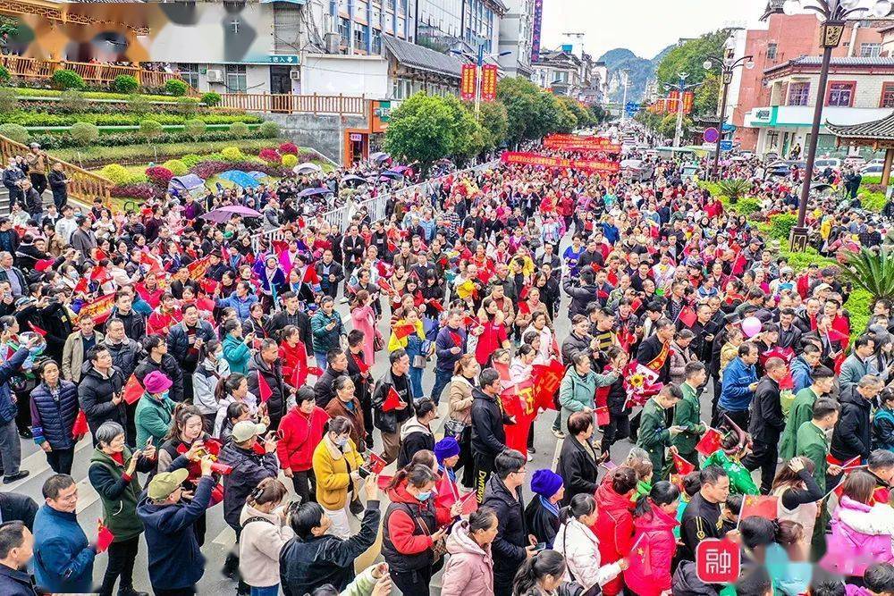 荣耀启程直击融水全城百姓夹道欢送新兵场面热血沸腾