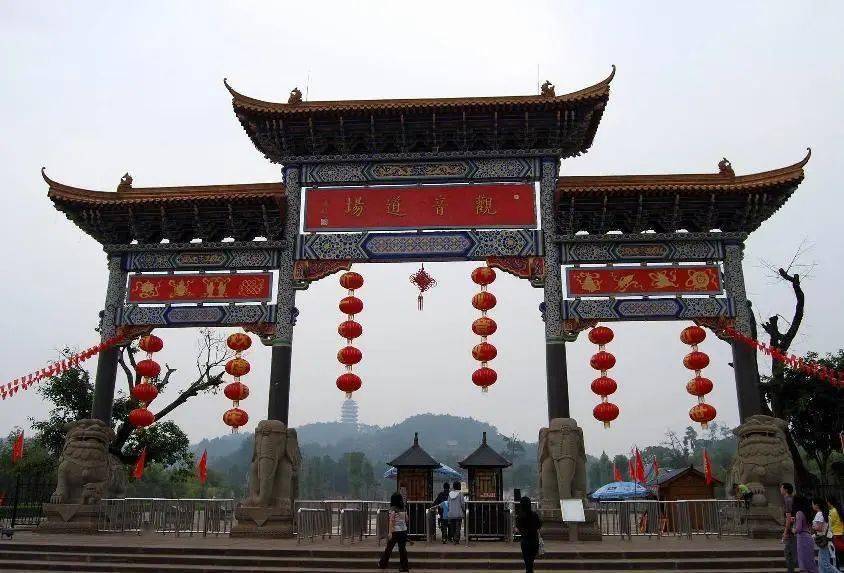 遂宁灵泉寺面向全国人民警察免收门票7家a级收