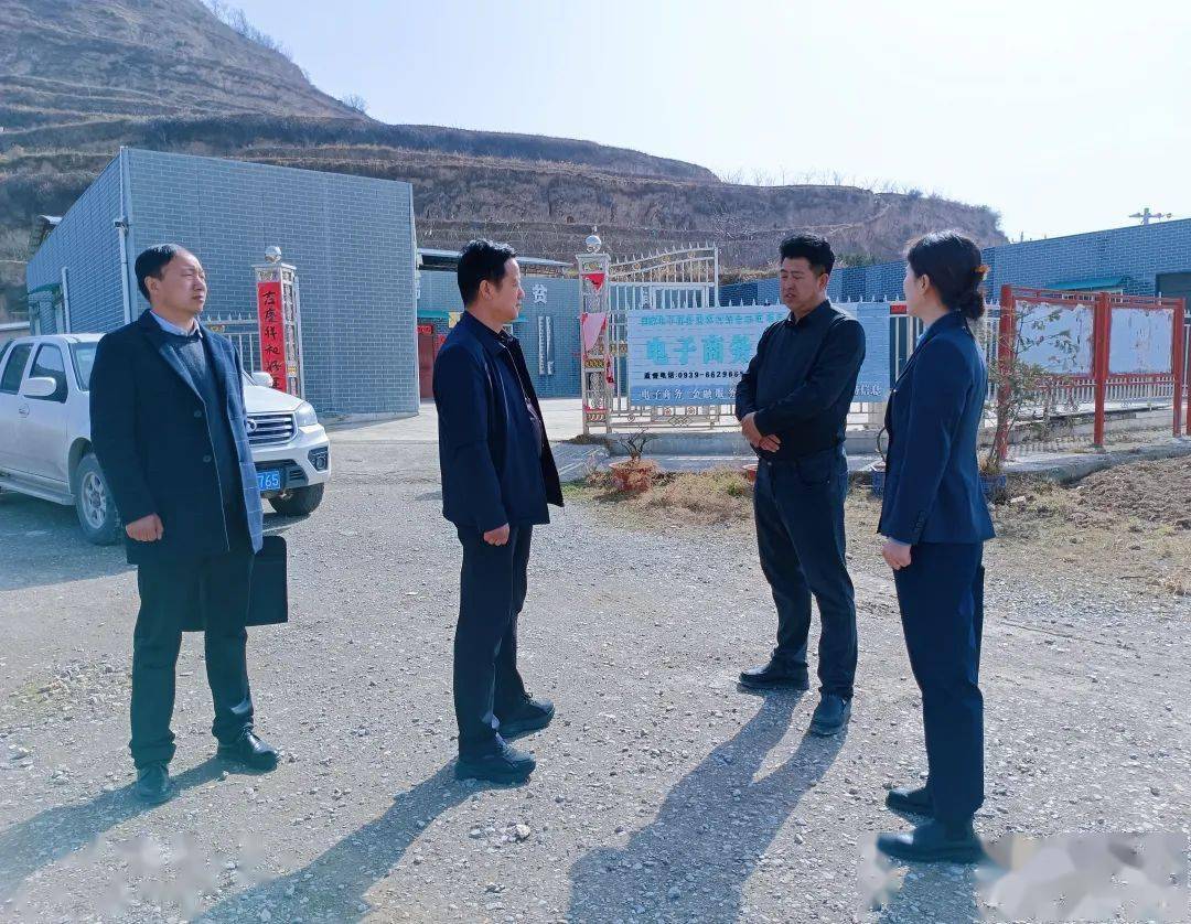 西和一中党委书记联乡领导王纪红深入蒿林乡检查指导当前重点工作