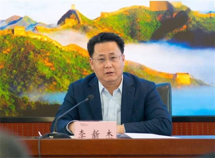 李新杰通报了今年以来特别是春节期间文化活动和进基层惠民演出工作