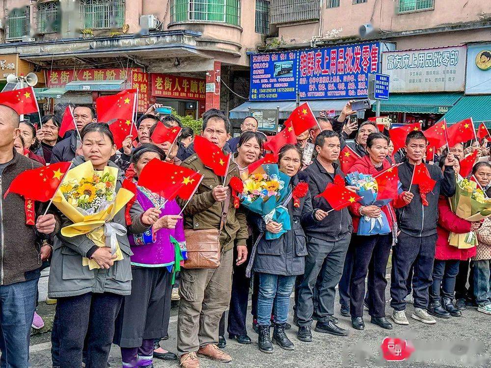 荣耀启程直击融水全城百姓夹道欢送新兵场面热血沸腾
